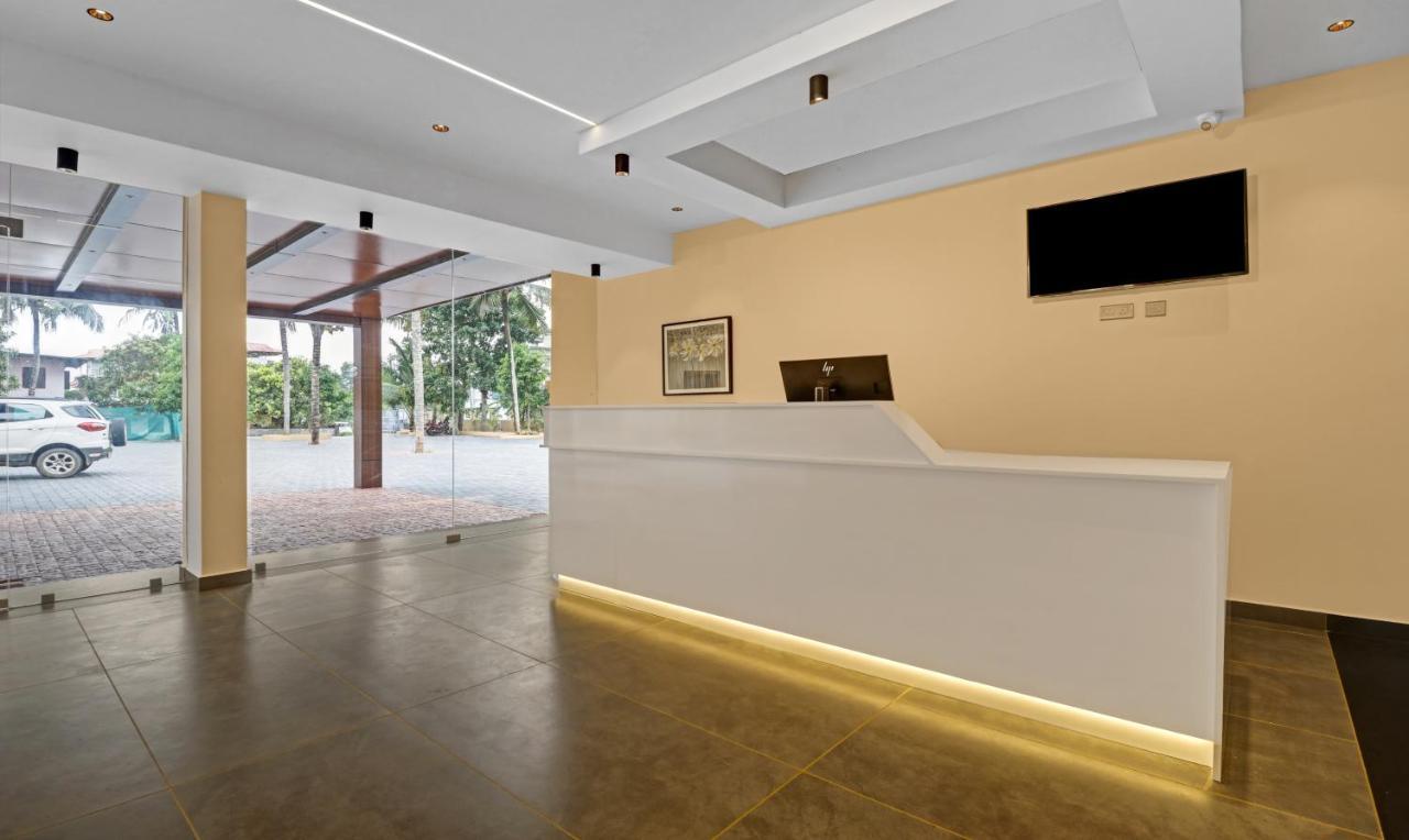 Treebo Grand Vistara Airport Suites Kochi Dış mekan fotoğraf